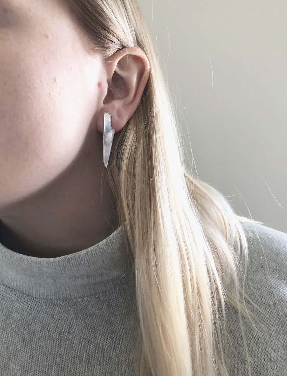 Handmade Eco-Friendly fine jewellery by Marie Beatrice Gade, ALINE - Organic shaped silver earrings