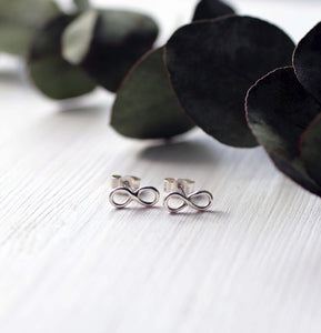 Evighet-silver-eternity-earrings-made-by-Marie-Beatrice-Gade-flatlay