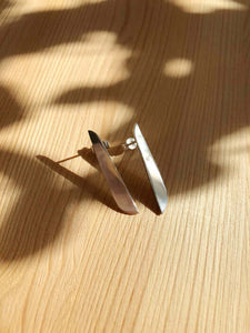 Handmade Eco-Friendly fine jewellery by Marie Beatrice Gade, BELIZE - Organic shaped silver earrings