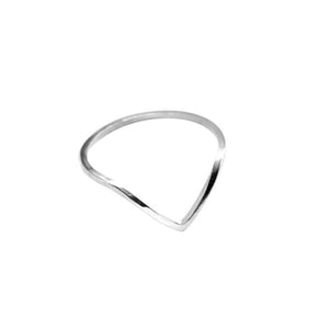 Celine-v-shaped-silver-ring-by-Marie-Beatrice-Gade-flat-lay