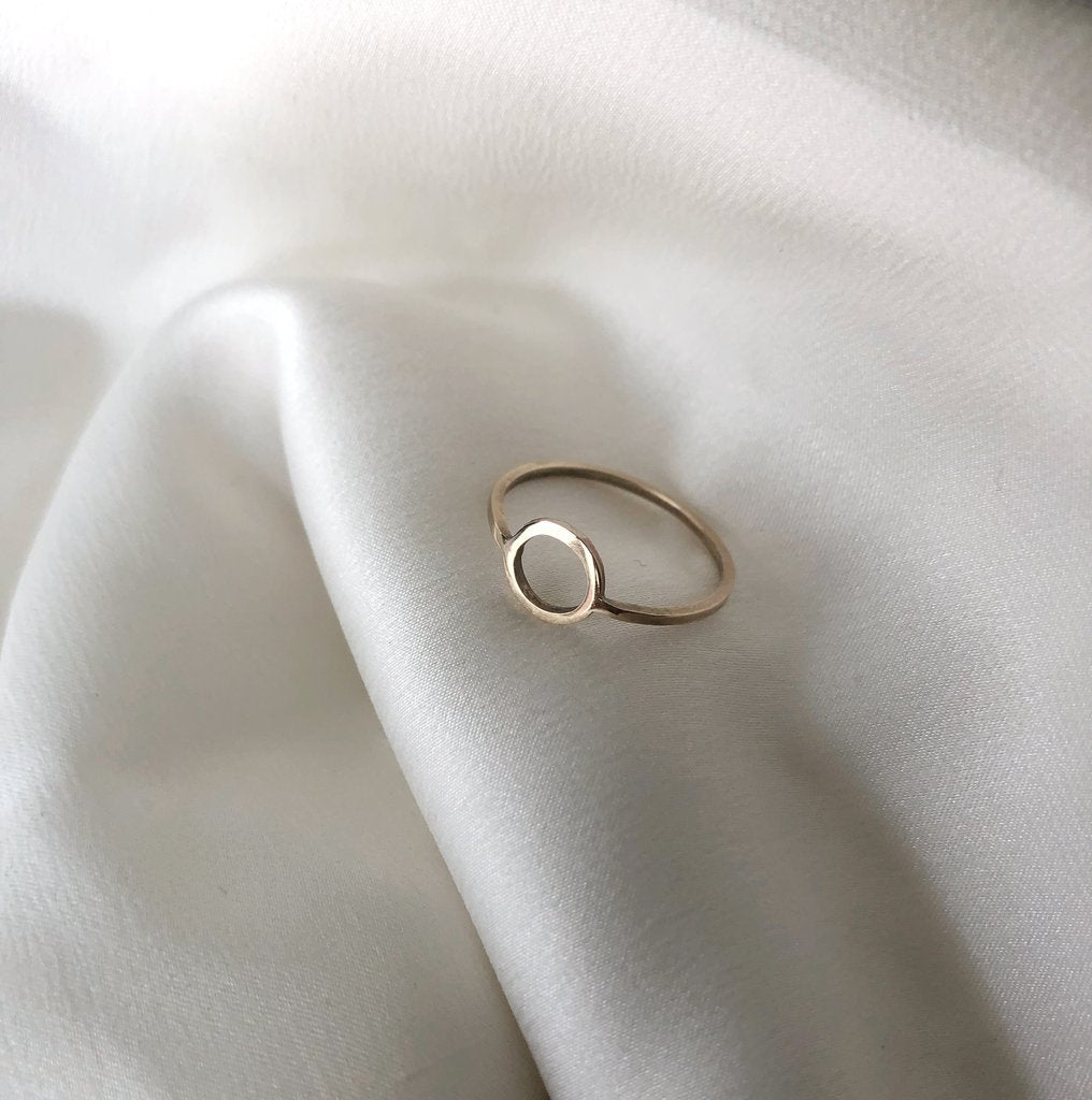 Continuum-circle-Ring-9K-gold-by-Marie-Beatrice-Gade