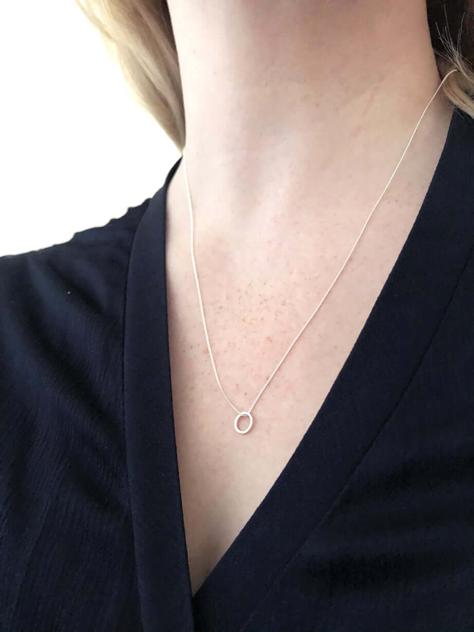 Continuum-necklace-by-eco-jeweller-Marie-Beatrice-Gade-on-model