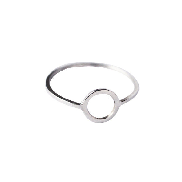 Continuum-silver-circle-ring-by-eco-jeweller-Marie-Beatrice-Gade-white-background