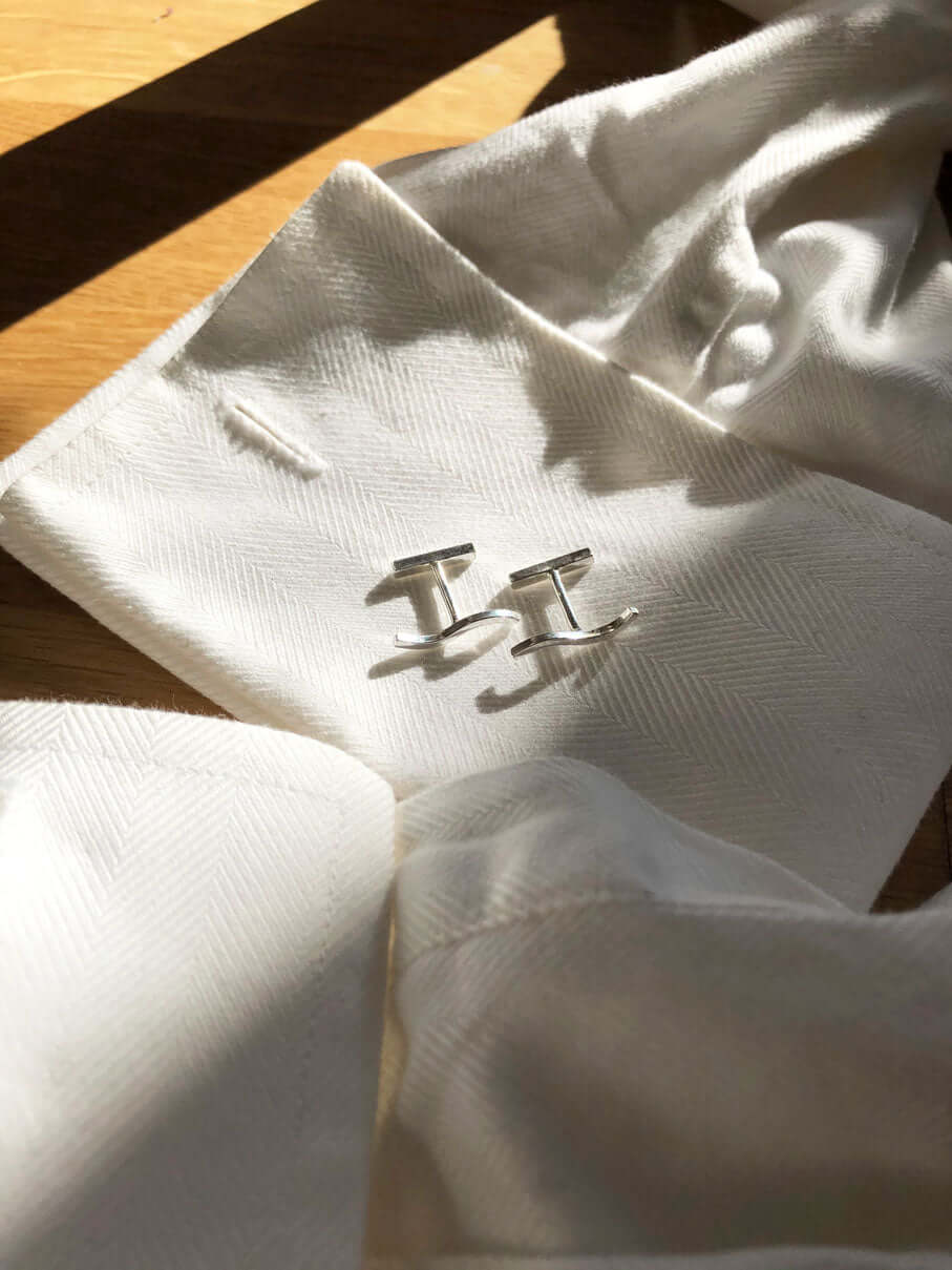 Ever-unisex-wave-cufflinks-by-Marie-Beatrice-Gade