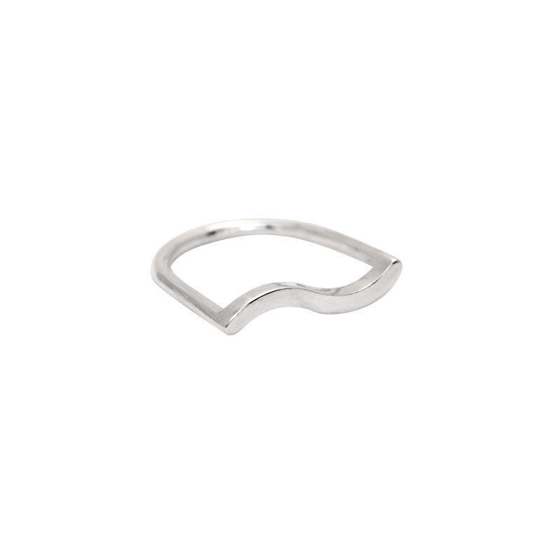Ever-wave-shaped-silver-ring-whitebox-by-Marie-Beatrice-Gade