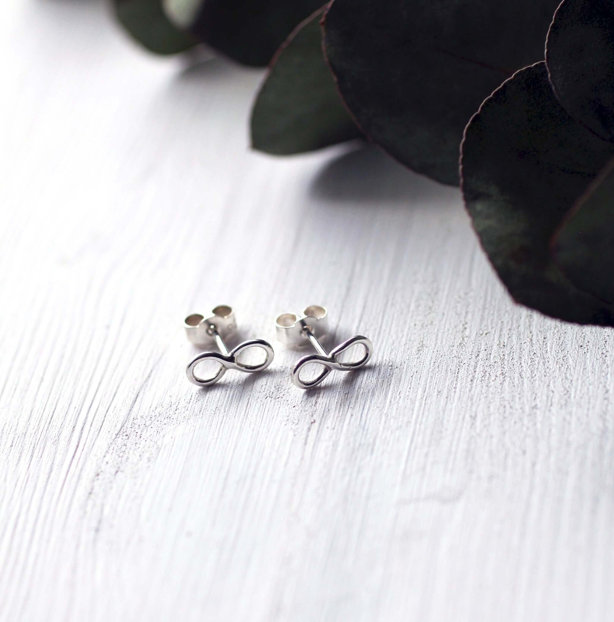 Evighet-stud-earrings-eternity-symbol-in-recycled-silver-by-Marie-Beatrice-Gade