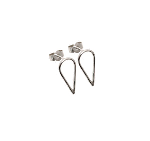 Filippa-Arrow-earrings-in-recycled-silver-by-Marie-Beatrice-Gade-on-white-background
