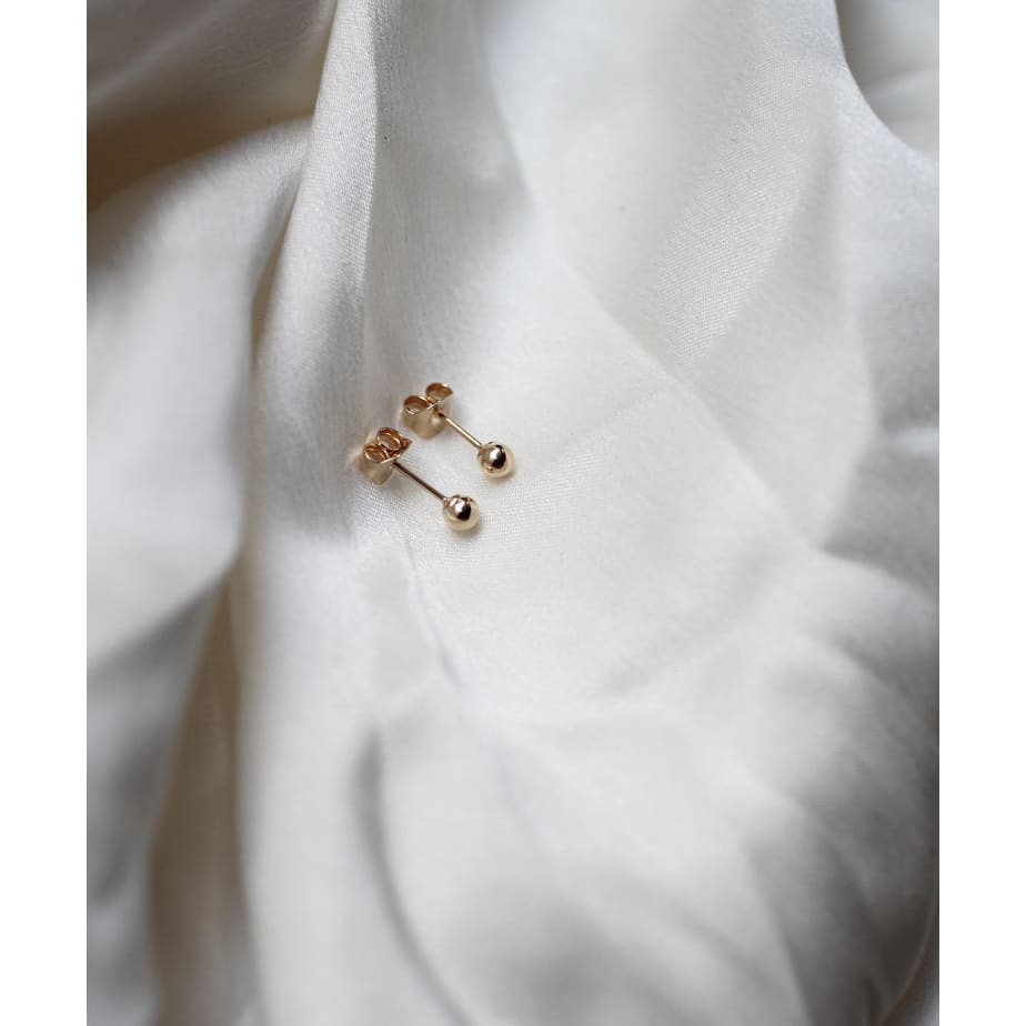 Handmade Eco-Friendly fine jewellery by Marie Beatrice Gade, DEW DROP MINI- 9K gold bead earrings