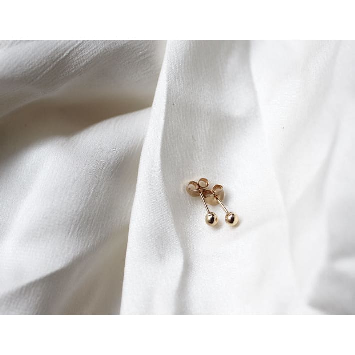 Handmade Eco-Friendly fine jewellery by Marie Beatrice Gade, DEW DROP MINI- 9K gold bead earrings