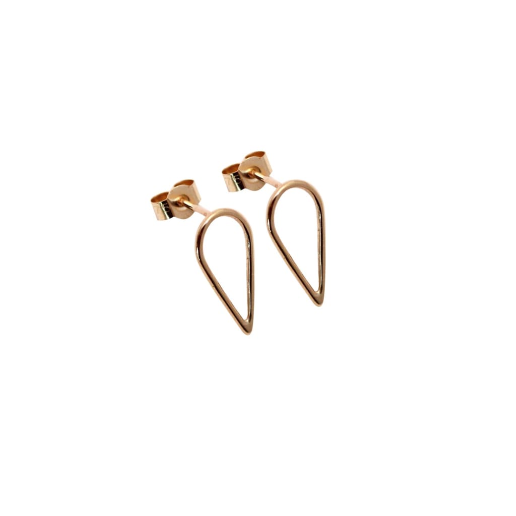 Filippa-Arrow-earrings-in-recycled-gold-by-M-of-Copenhagen