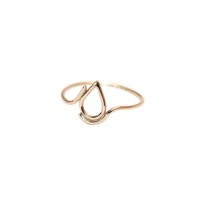 Filippa Ring in recycled 9 ct gold by M of Copenhagen without background