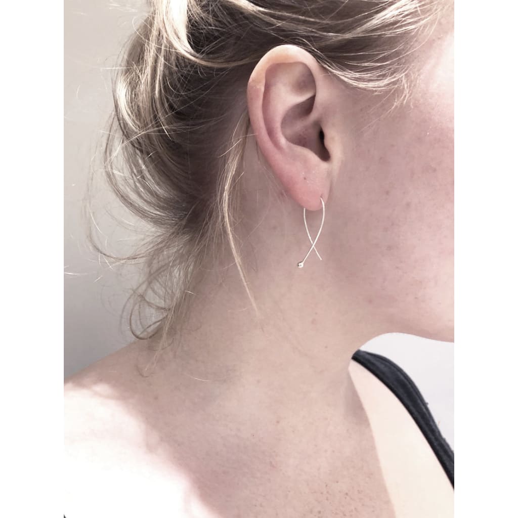 Gabrielle earrings in recycled silver by m of Copenhagen on model