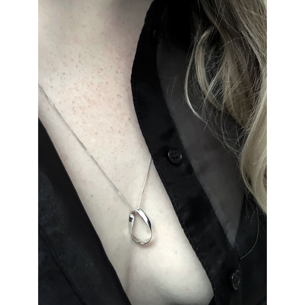 KYST Necklace - Necklaces