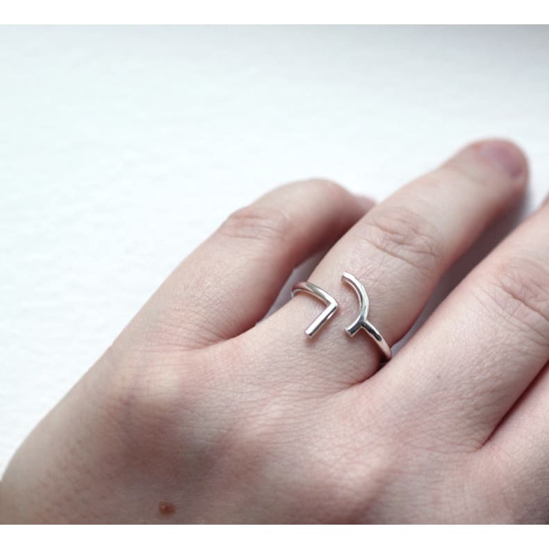 Naxos silver ring by M of Copenhagen on models hand 3