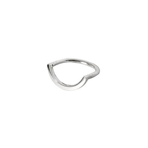 Uno-curved-ring-in-recycled-silverby-m-of-copenhagen-on-white-background